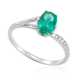 Anel  de Ouro Branco com Diamantes e Esmeralda de 1,20 Cts.