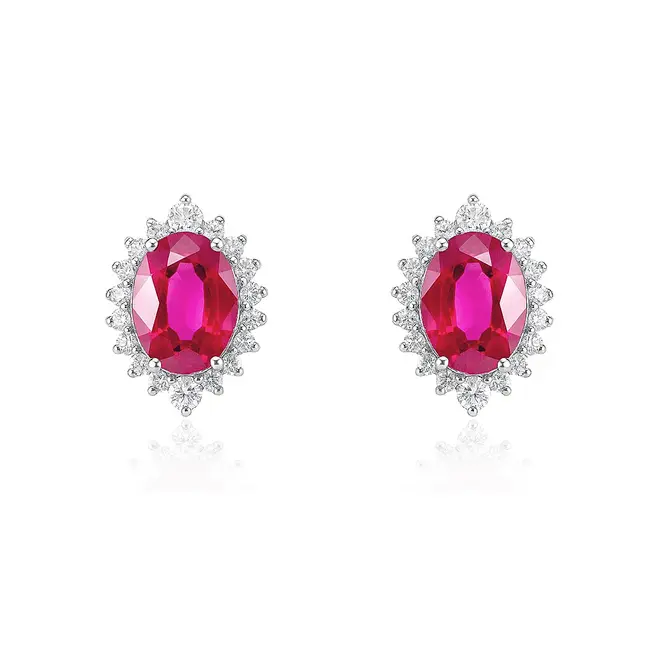 Par de Brincos de Prata com Diamantes de Laboratório e Rubis totalizando 3,4 Cts.