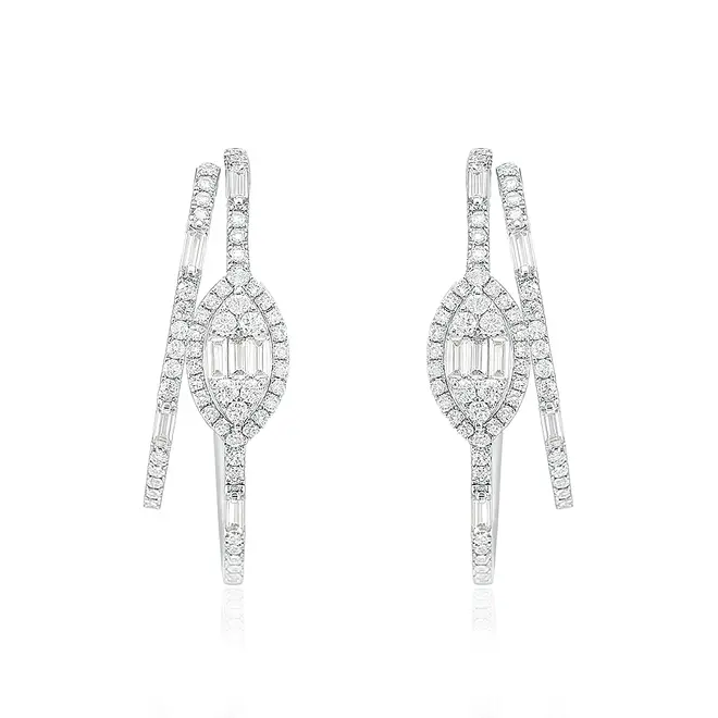 Par de Brincos de Ouro Branco com Diamantes totalizando 1,51 Cts.