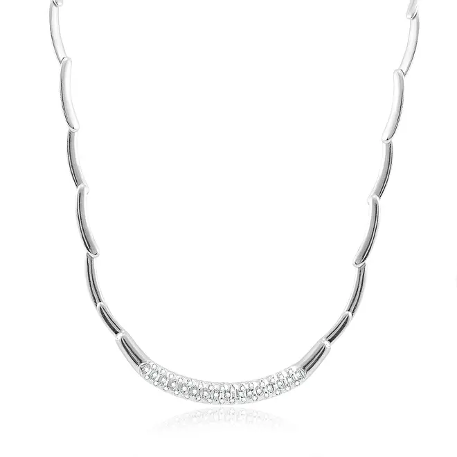 Gargantilha de Ouro Branco com Diamantes totalizando 40 pts.