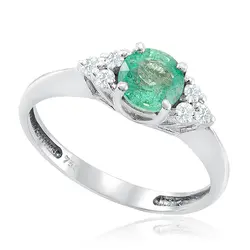 Anel de Ouro Branco com Diamantes e Esmeralda de 75 pts.