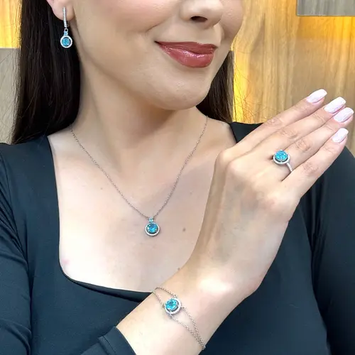 Conjunto Gargantilha, Pulseira, Par de Brincos e Anel de Prata com Cristais e Apatitas