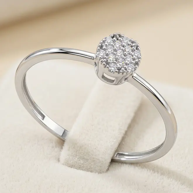Anel Chuveiro de Ouro Branco com e Diamantes totalizando 7 pts.