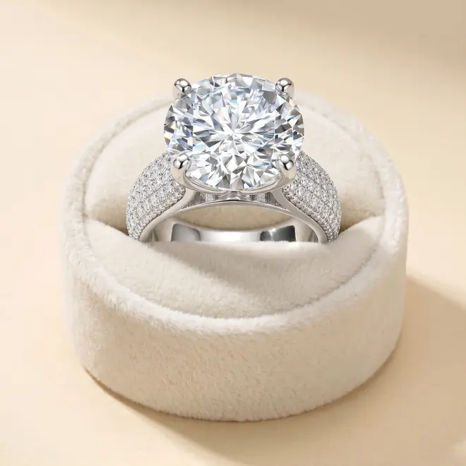 Anel de Prata com Moissanite de 8,0 Cts.