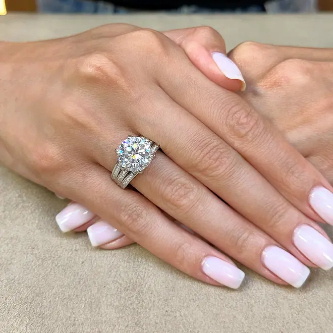 Anel de Prata com  Moissanite de 8,0 Cts.
