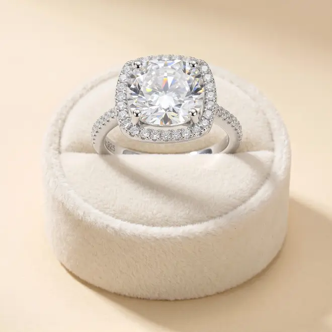Anel de Prata com Moissanite de 10,0 Cts.