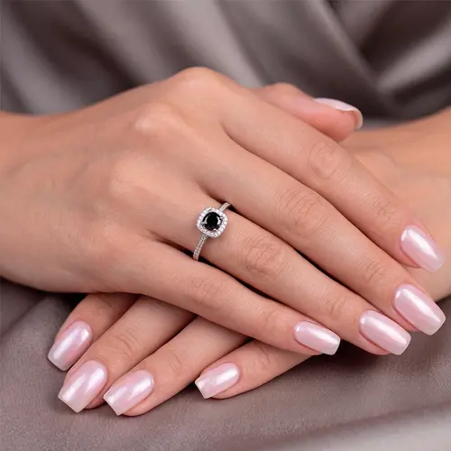 Anel de Prata com Diamante Negro de 1,0 Cts.