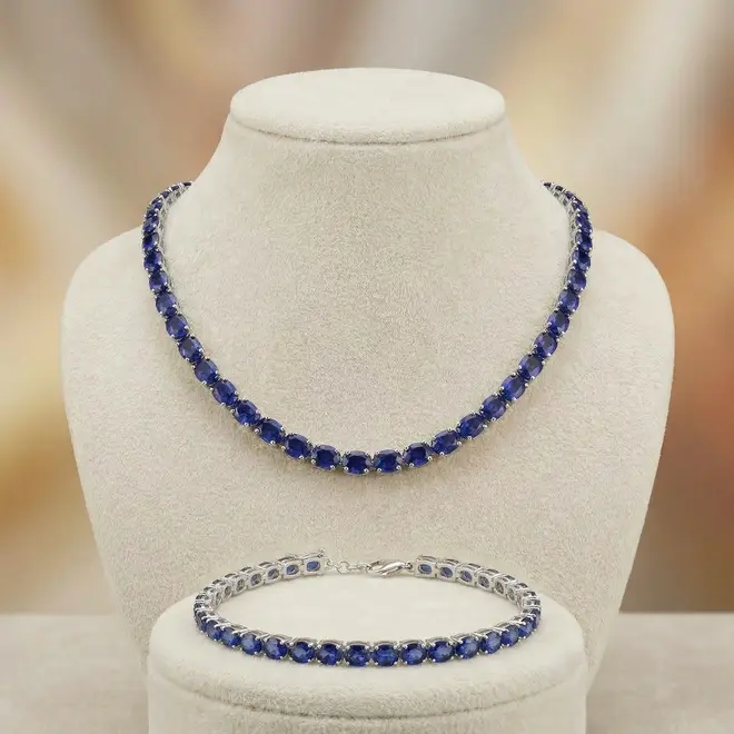 Conjunto Gargantilha e Pulseira de Prata com Safiras totalizando 128 Cts
