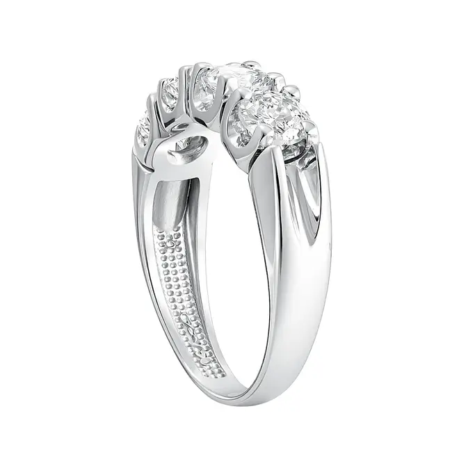 Meia Aliança de Ouro Branco com 2,0 Cts em Diamantes.