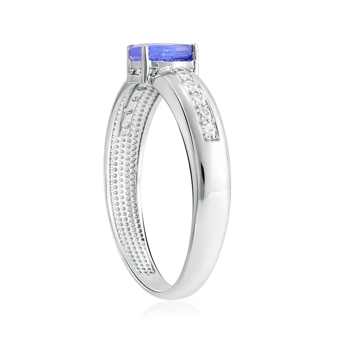 Anel de Ouro Branco com Diamantes e Tanzanita de 75 pts.