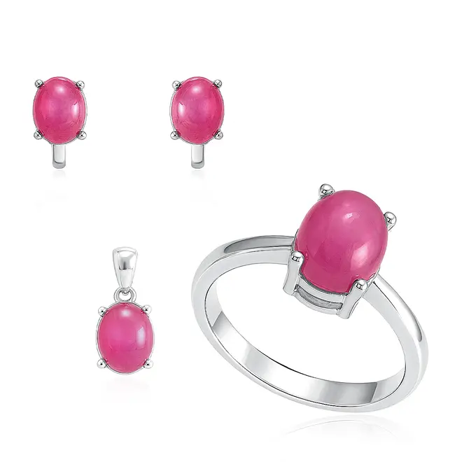 Conjunto Par de Brincos, Pingente e Anel de Prata com Rubis Cabochon