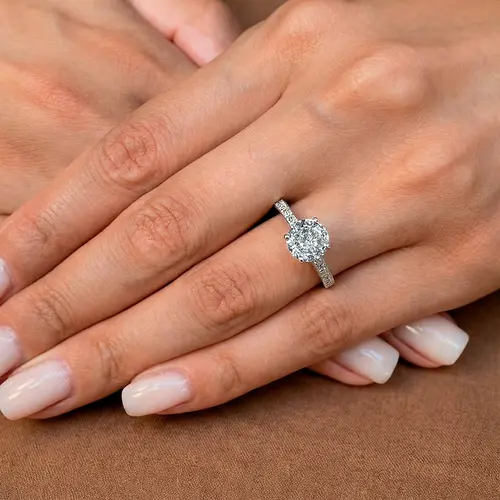 Anel solitario com diamantes e cristal em prata