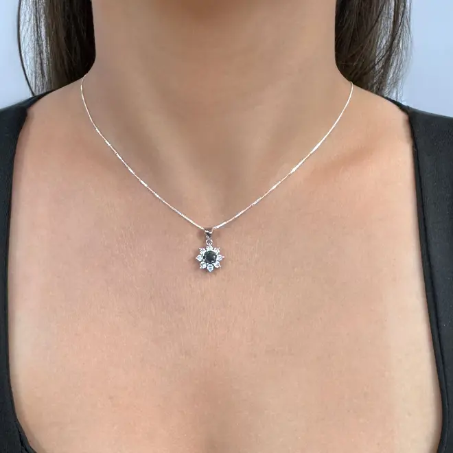 Pingente de Prata com Corrente, Mossanitas e Diamante negro de 80 Pts.