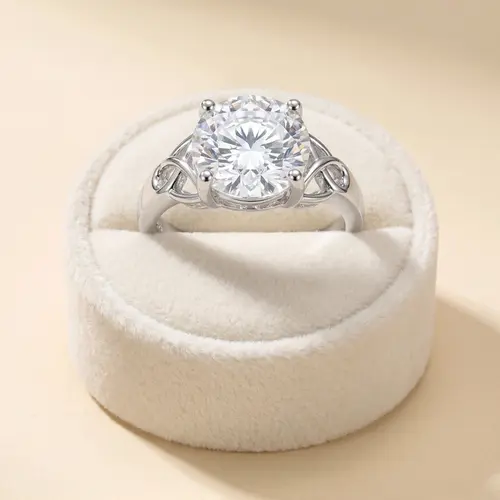 Anel de Prata com Moissanite de 6 Cts.