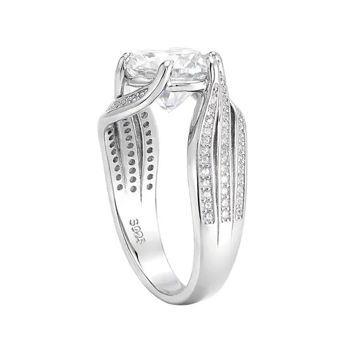 Anel de Prata com  Moissanite de 6 Cts.