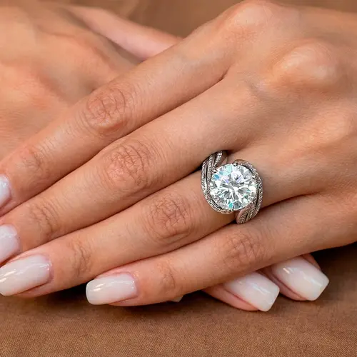 Anel de Prata com  Moissanite de 6 Cts.