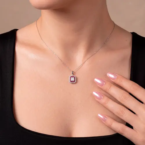 Pingente de Ouro Branco com Corrente, Diamantes e Rubis