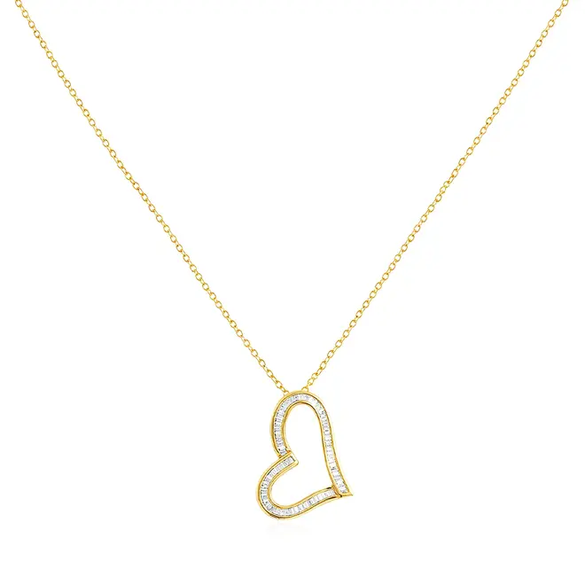 Pingente Coração de Ouro Amarelo com Corrente e Diamantes totalizando 42 pts.