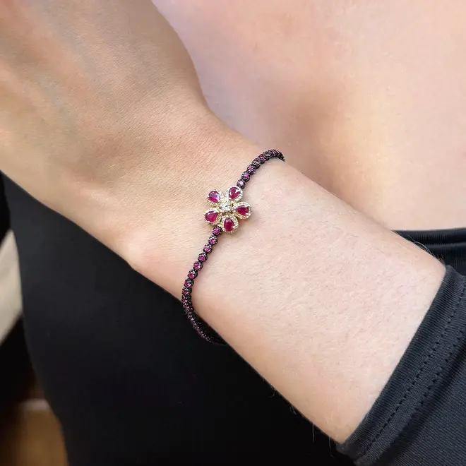 Pulseira Riviera de Ouro Com Diamantes e Rubi Totalizanbdo 2,69 Cts