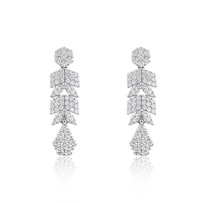 Par de Brinco de Ouro Branco com Diamantes Totalizando 1,75 Cts.