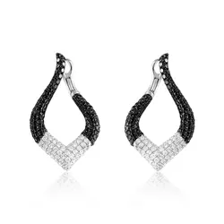Par de Brinco de Ouro Branco com Diamantes Totalizando 3,35 Cts.