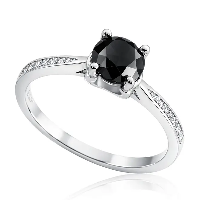 Anel de Prata com Diamante Negro de 1,5 Cts..