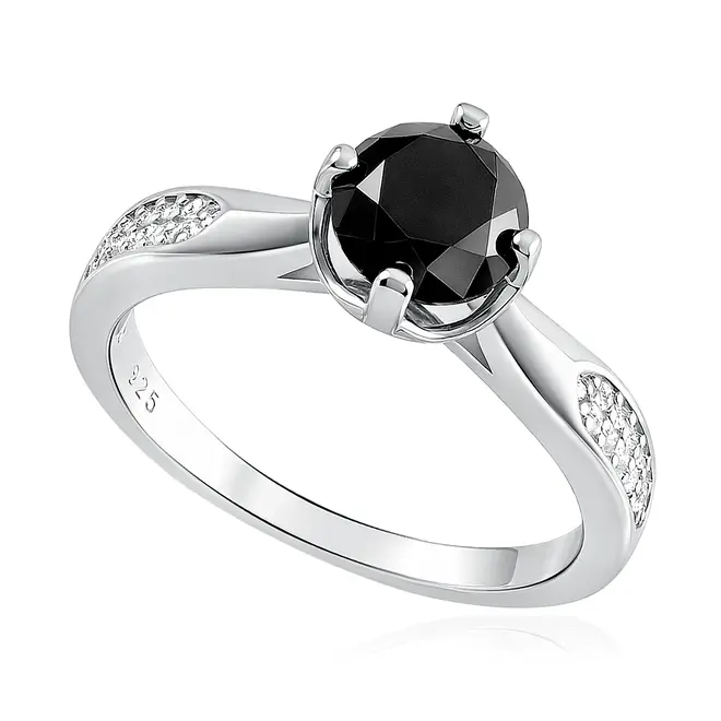 Anel de Prata com Diamante Negro de 1,5 Cts..