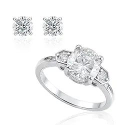 Conjunto de Anel e Par de Brincos Solitários com Cristais e Moissanite.