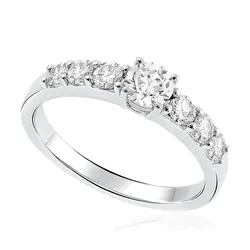 Anel de Ouro Branco com Diamantes e Diamante Central de 42 Pts.