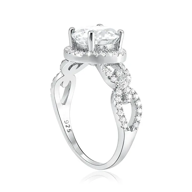 Anel de Prata com Moissanite.