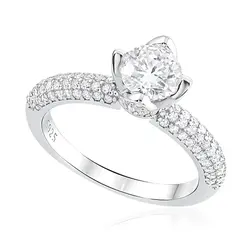 Anel de Prata com Cristais e Moissanite.