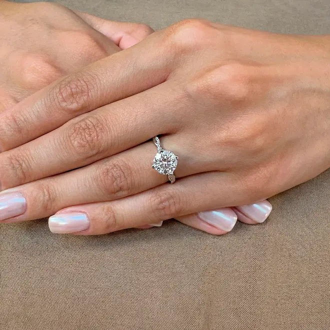 Anel de Prata com Moissanite.