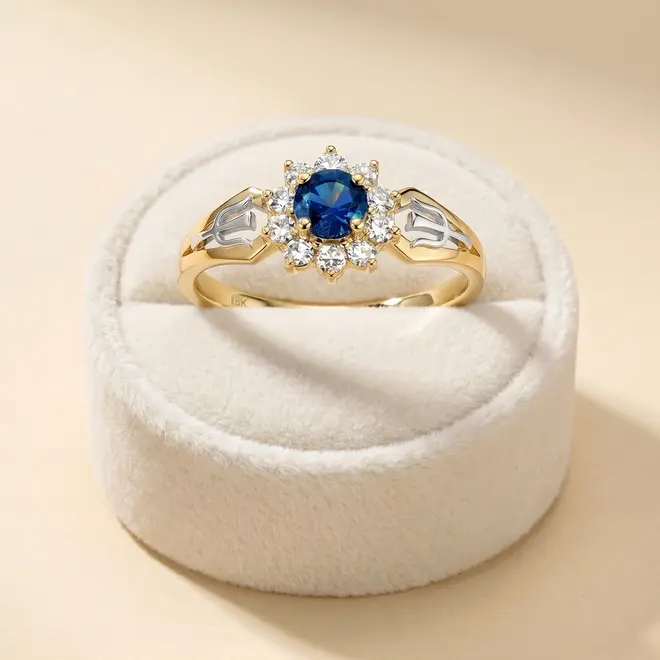 Anel Ouro Amarelo 18K modelo Formatura com Safira