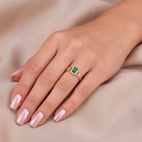 Anel de Formatura Ouro Amarelo 18K com Esmeralda