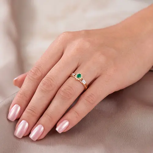 Anel Feminino de formatura em Ouro Amarelo 18K com Esmeralda curso Medicina