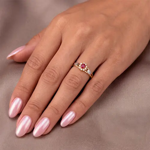 Anel Feminino de formatura em Ouro Amarelo 18K com Rubi curso Direito,