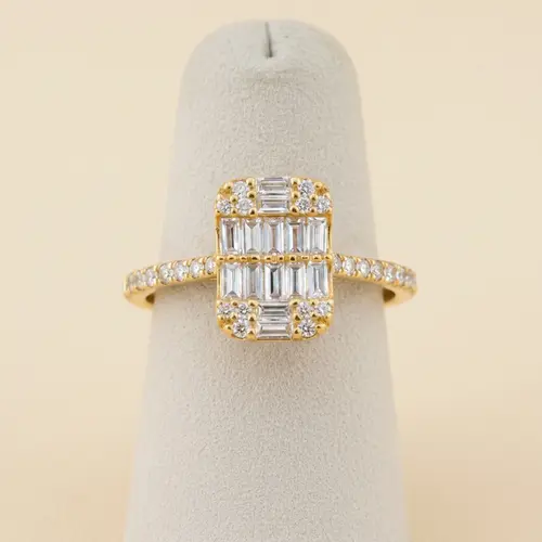 Anel Escultural em Ouro Amarelo 18K com Mosaico de Diamantes