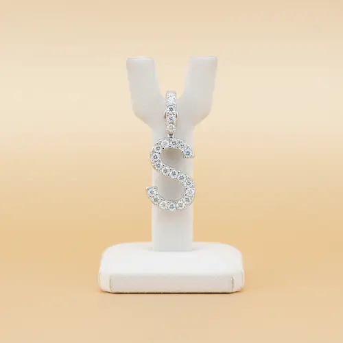 Pingente Ouro Branco 18K Letra S com Diamantes