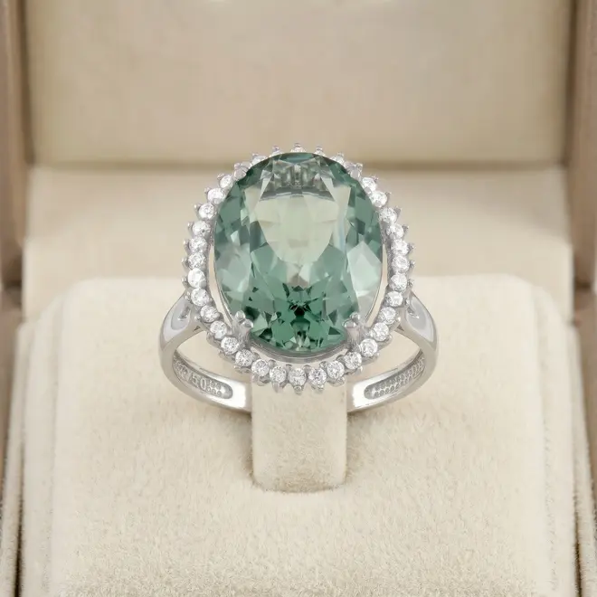 Anel Ouro Branco 18K com 36 Diamantes e Prasiolita