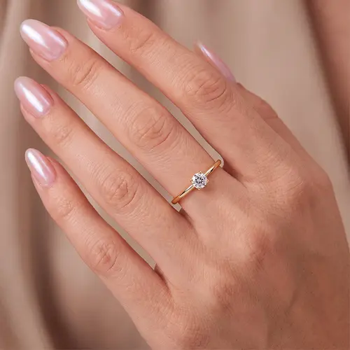 Anel Solitário Ouro Amarelo 18K com Diamante
