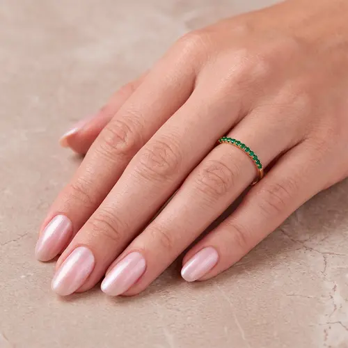 Meia Aliança Ouro Amarelo 18K com 11 Esmeraldas