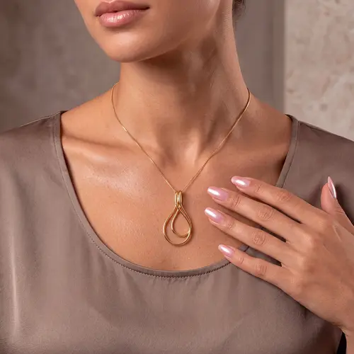 Pingente Ouro Amarelo 18K Design Vazado com Corrente