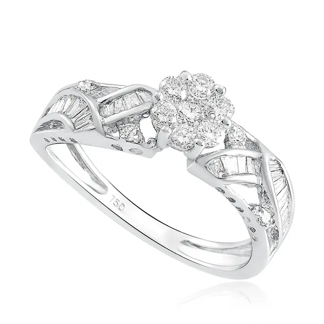 Anel Trabalhado de Ouro Branco com Diamantes Totalizando 58 Pts.