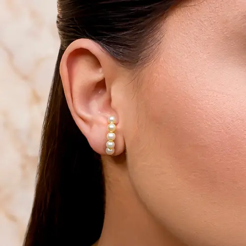 Par de Brincos Hear Hook com Pérolas de 4 mm, em Ouro Amarelo