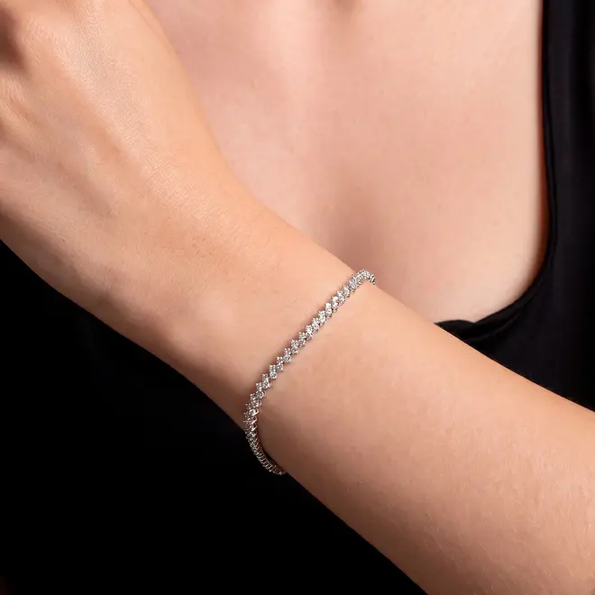 Pulseira Riviera de Ouro Branco com Diamantes totalizando 1,05 Cts.
