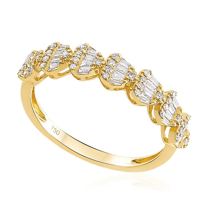 Meia Aliança de Ouro Amarelo com Diamantes totalizando 35 Pts.