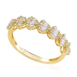 Meia Aliança de Ouro Amarelo com Diamantes totalizando 35 Pts.