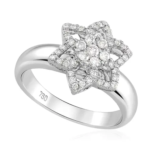 Anel Trabalhado de Ouro Branco com Diamantes Totalizando 1,10 Cts.