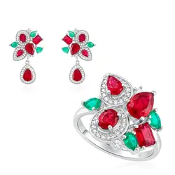 Conjunto Par de Brincos e Anel de Prata. Com Cristais, Esmeraldas, Rubis.