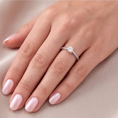 Anel de Prata com Cristais e Moissanite . 124257